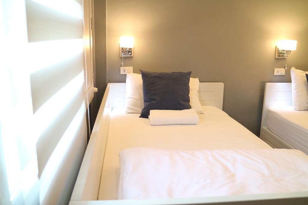 Golden Mountain Hostel Bangkok Extérieur photo