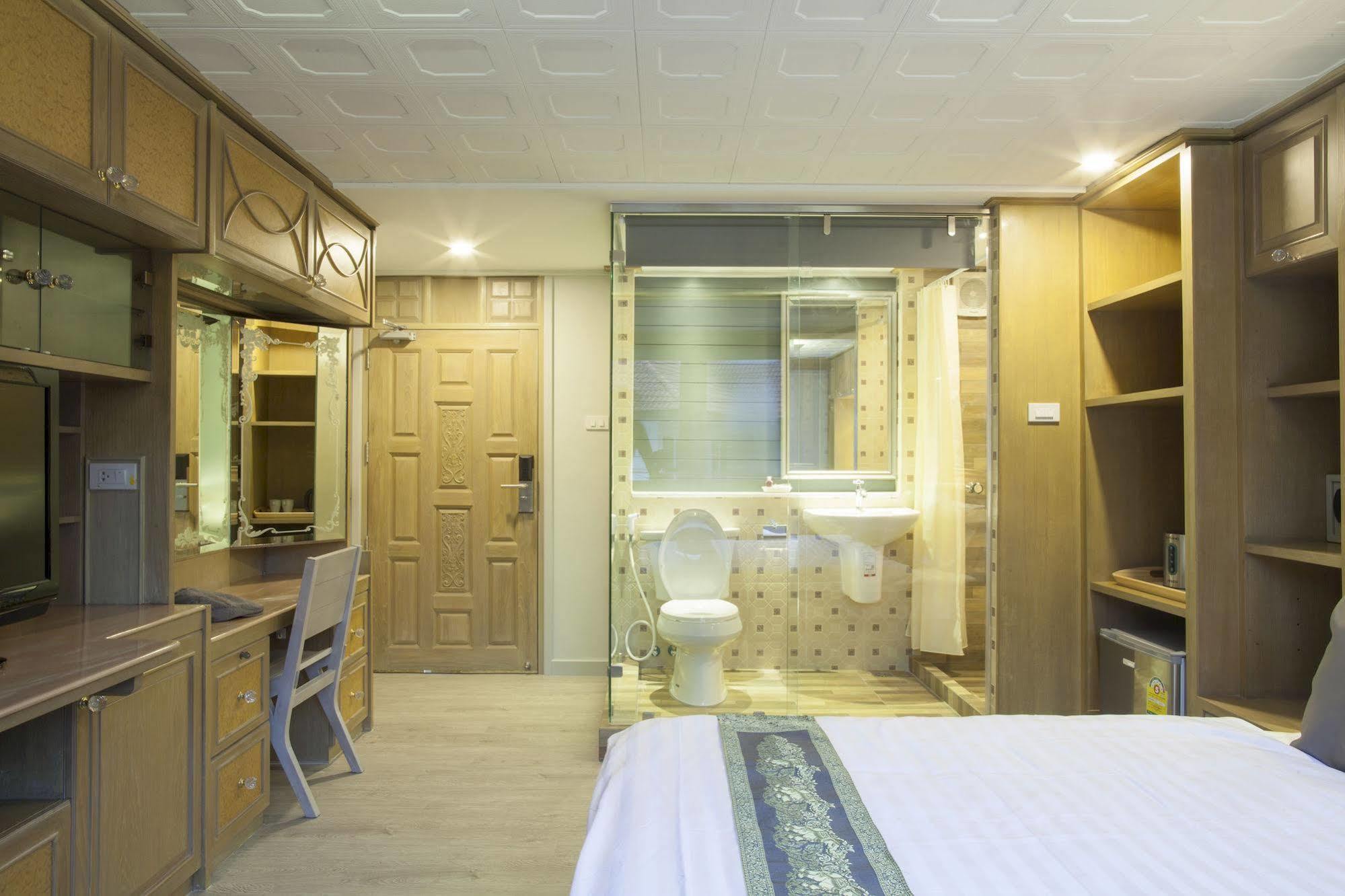 Golden Mountain Hostel Bangkok Extérieur photo